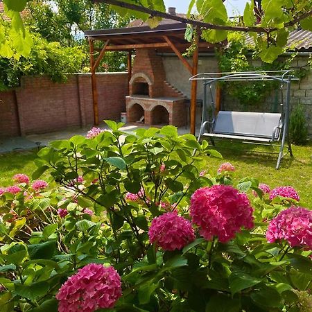 Holiday Home Esku Orşova Buitenkant foto