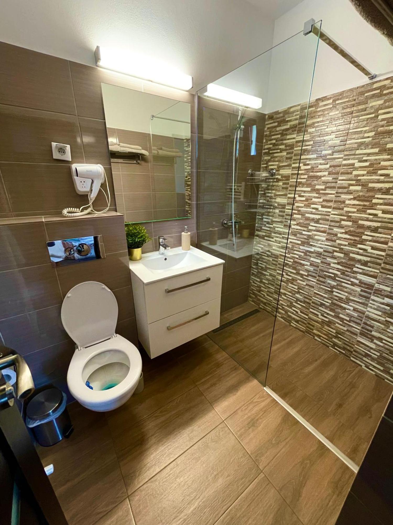 Holiday Home Esku Orşova Buitenkant foto