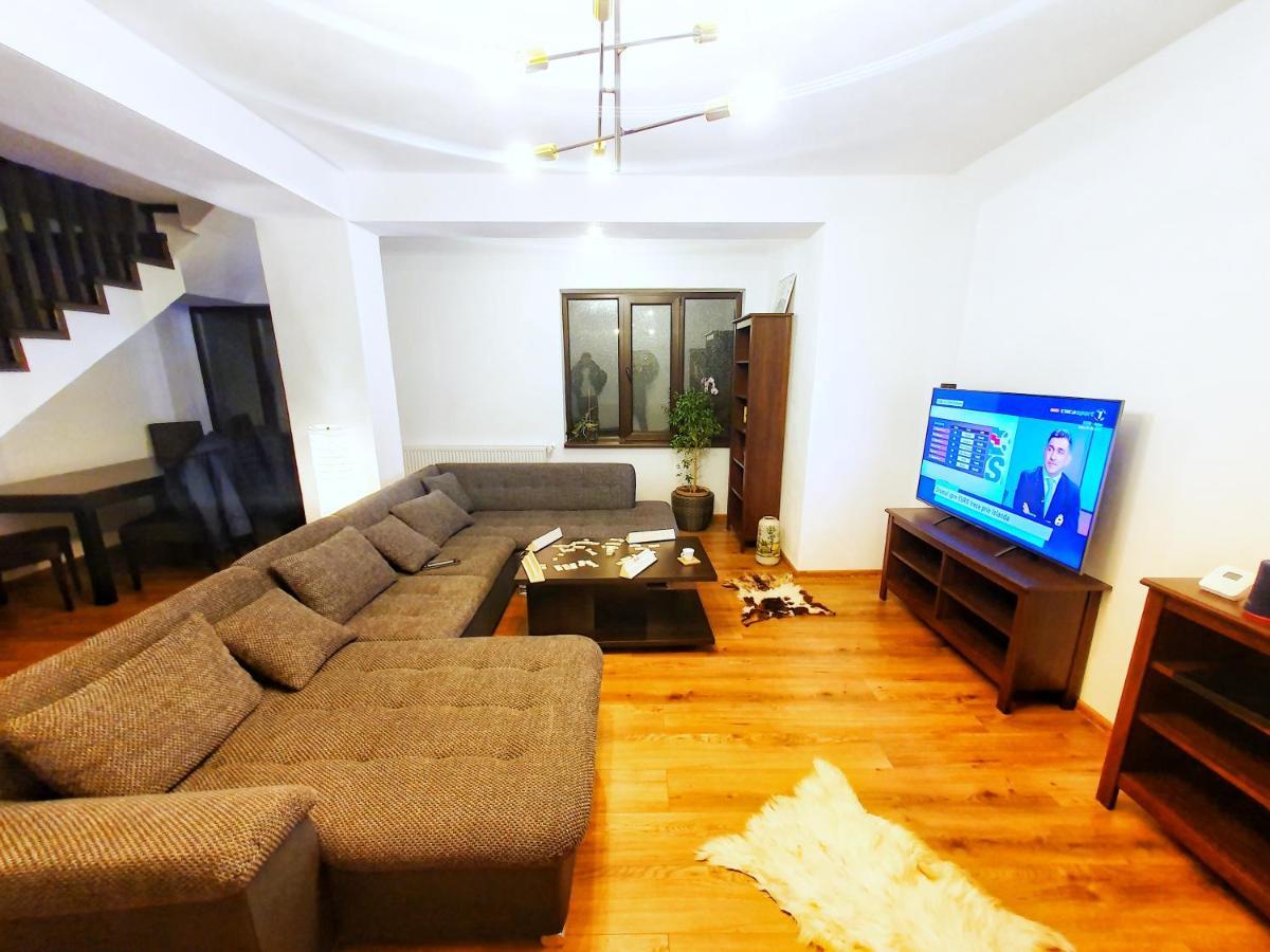 Holiday Home Esku Orşova Buitenkant foto